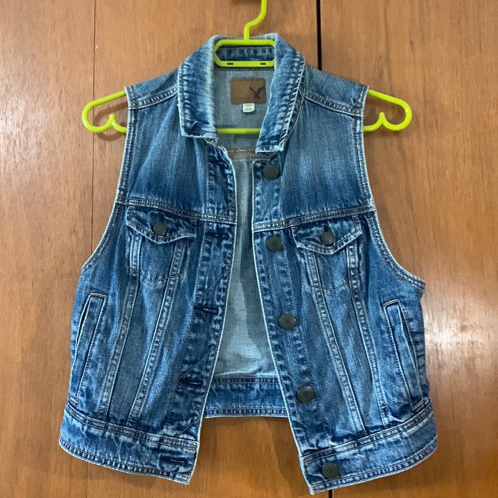 American Eagle Jean Vest Small